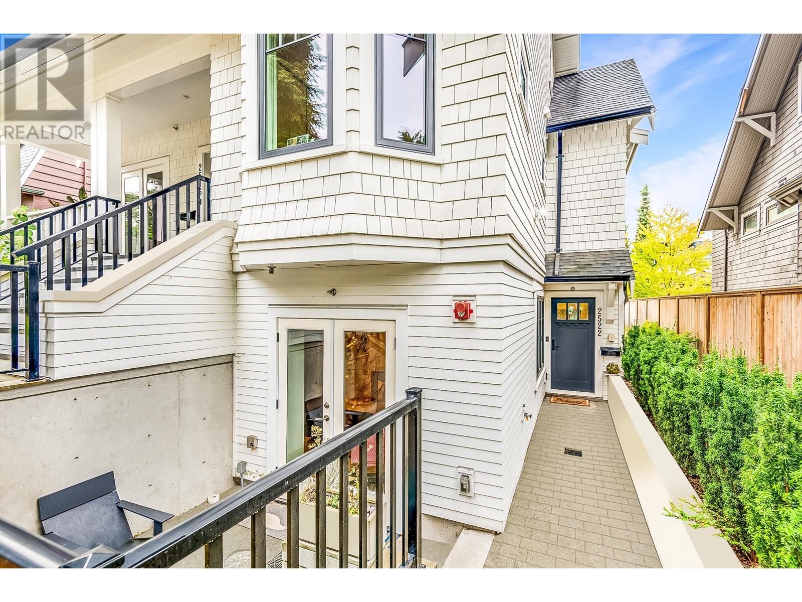 2522 W 3rd Avenue, Vancouver, British Columbia  V6K 1M1 - Photo 2 - R2829434