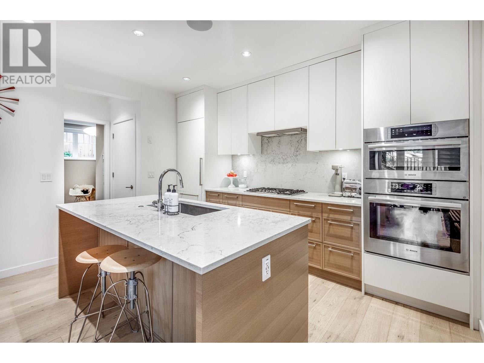 2522 W 3rd Avenue, Vancouver, British Columbia  V6K 1M1 - Photo 3 - R2829434