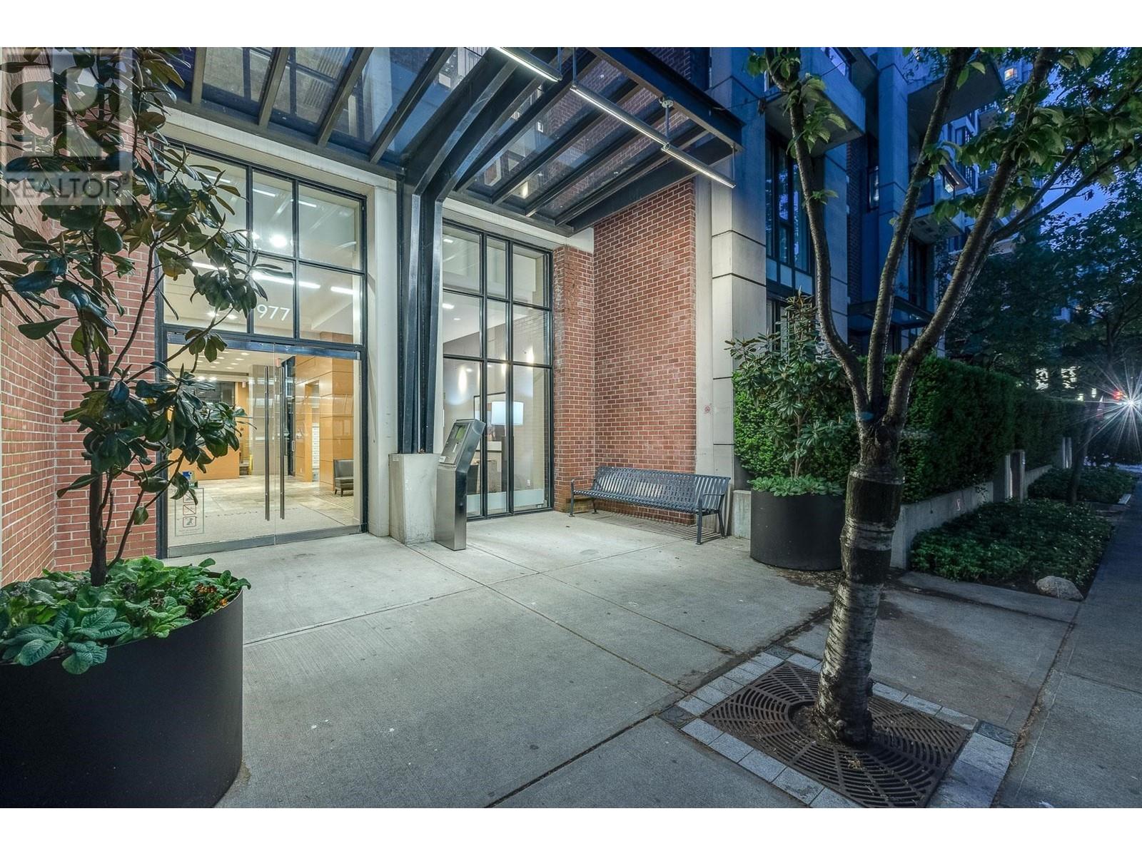 603 977 Mainland Street, Vancouver, British Columbia  V6B 1T2 - Photo 2 - R2829455