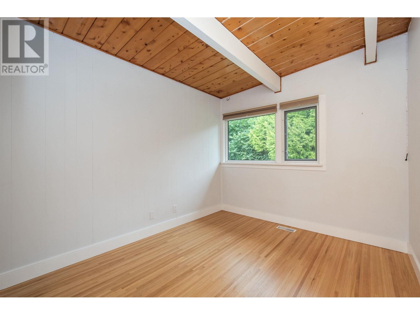 472 Crestwood Avenue, North Vancouver, British Columbia  V7N 3C3 - Photo 17 - R2828135