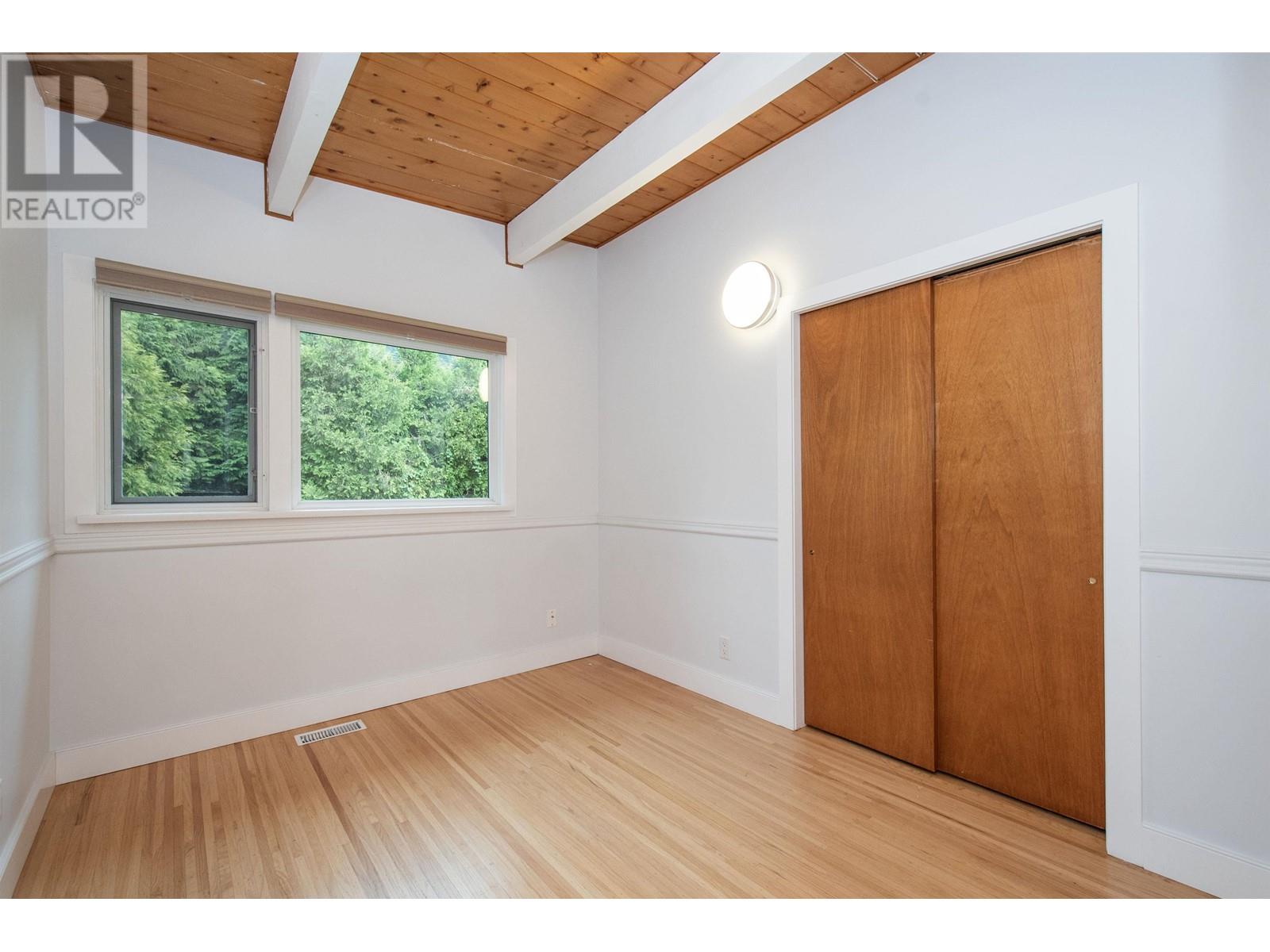 472 Crestwood Avenue, North Vancouver, British Columbia  V7N 3C3 - Photo 16 - R2828135