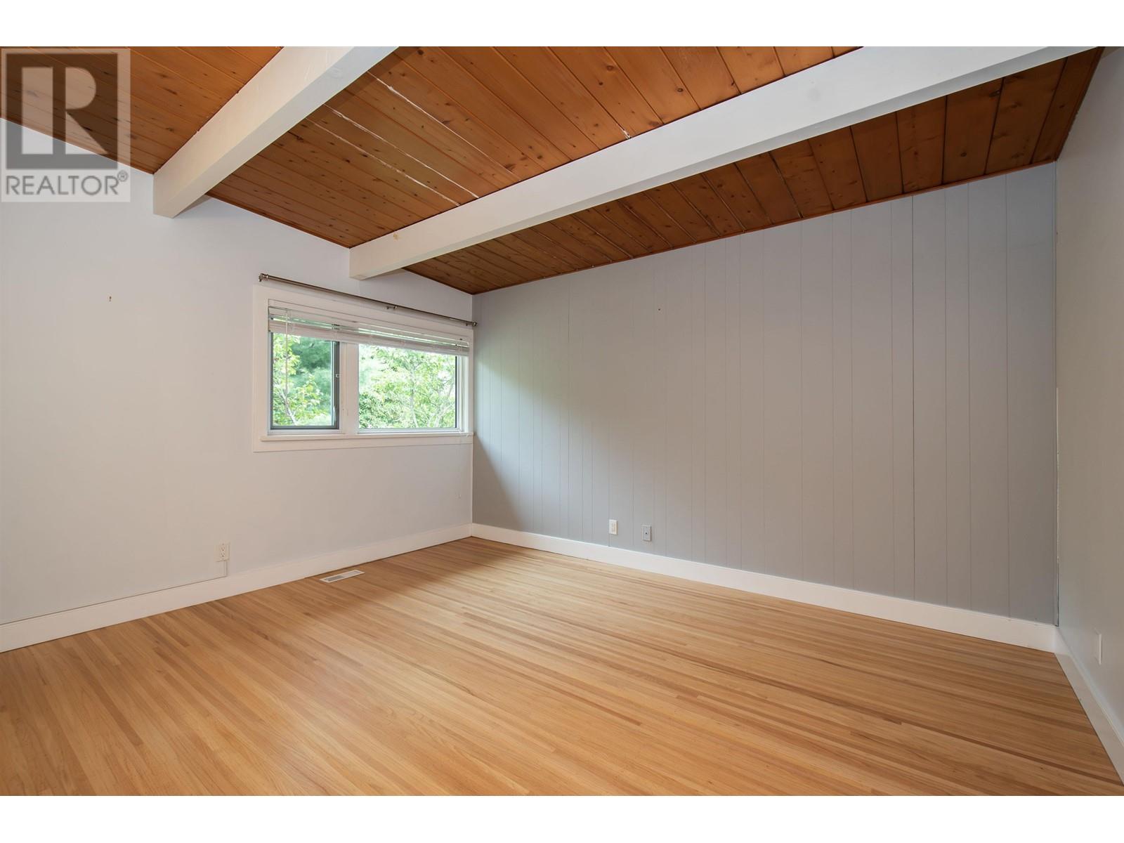 472 Crestwood Avenue, North Vancouver, British Columbia  V7N 3C3 - Photo 12 - R2828135