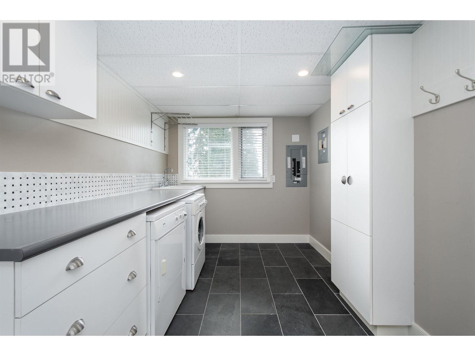 472 Crestwood Avenue, North Vancouver, British Columbia  V7N 3C3 - Photo 19 - R2828135
