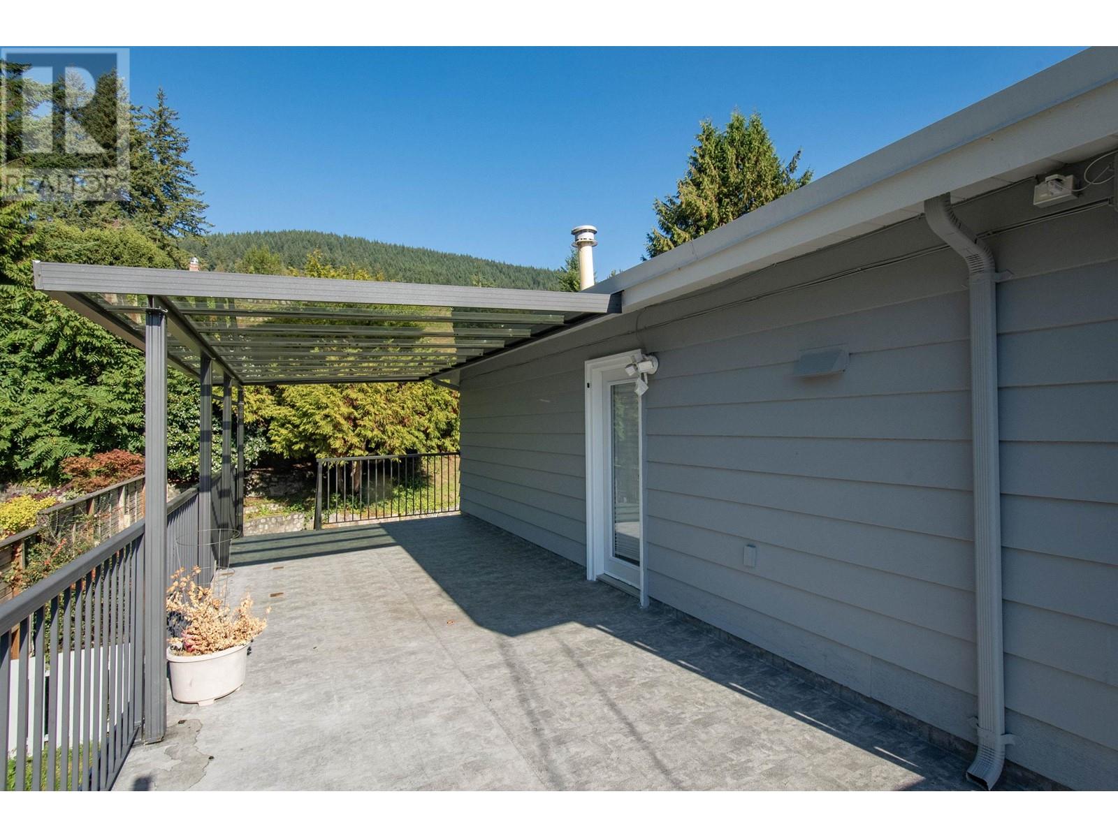 472 Crestwood Avenue, North Vancouver, British Columbia  V7N 3C3 - Photo 26 - R2828135