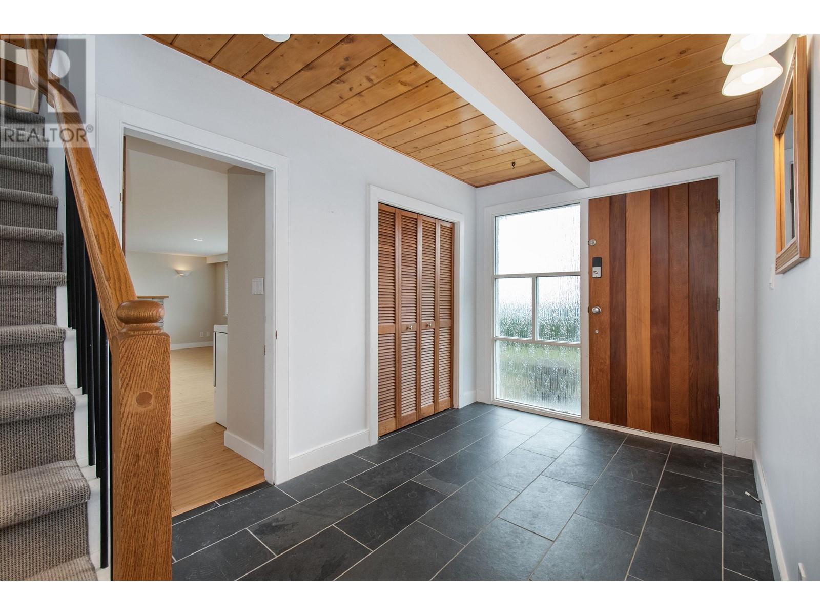 472 Crestwood Avenue, North Vancouver, British Columbia  V7N 3C3 - Photo 18 - R2828135