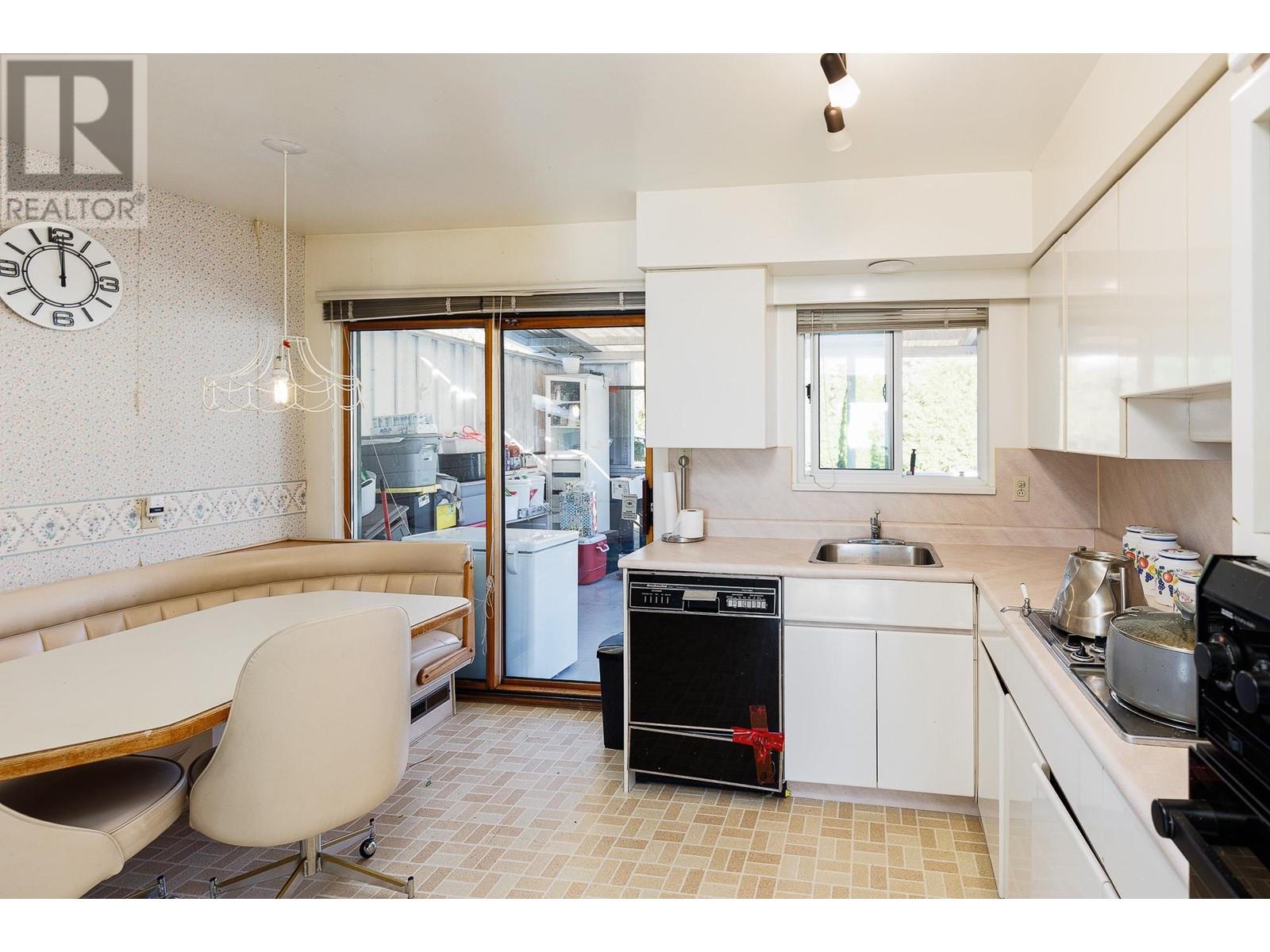 1149 Dansey Avenue, Coquitlam, British Columbia  V3K 3H5 - Photo 11 - R2829166