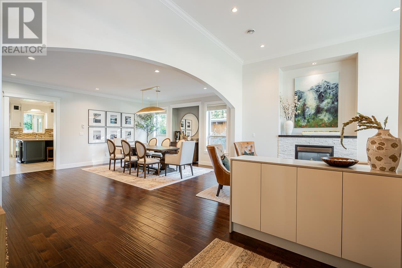 1870 Beaulynn Place, North Vancouver, British Columbia  V7J 2T1 - Photo 2 - R2829189