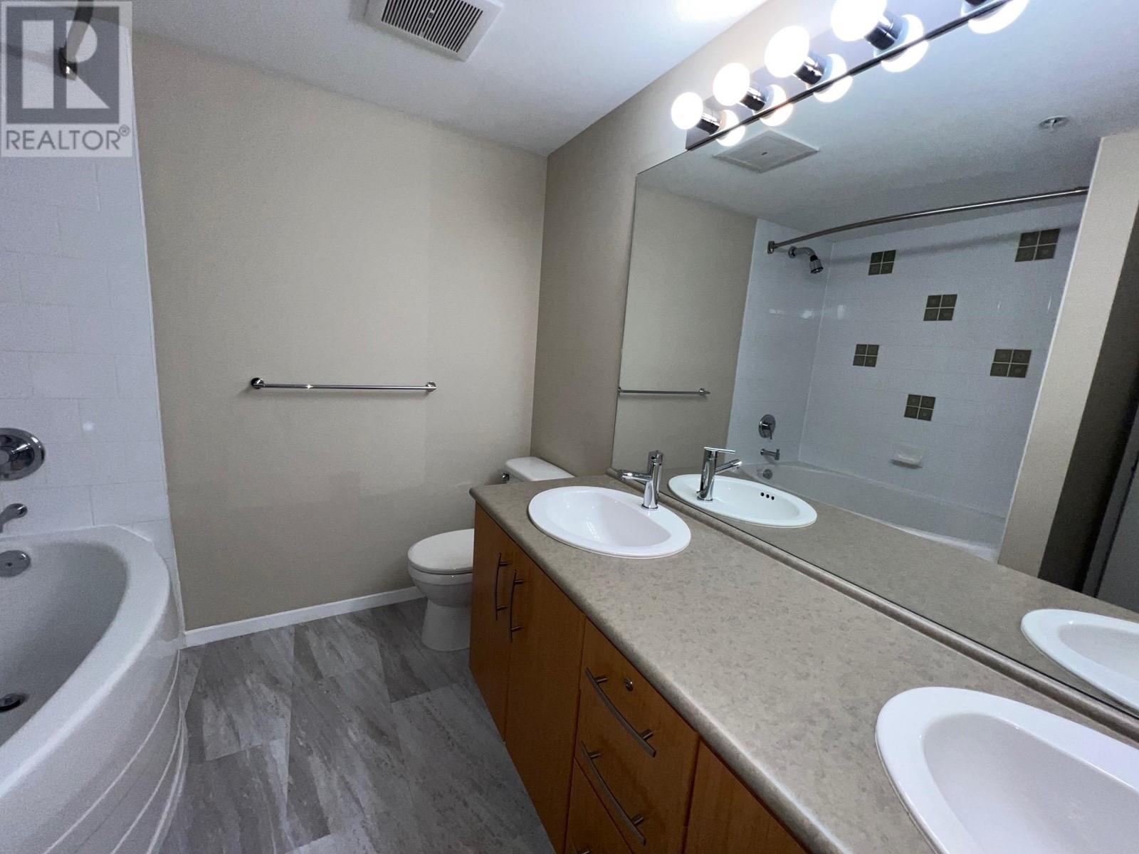 203 500 Klahanie Drive, Port Moody, British Columbia  V3H 5L1 - Photo 9 - R2828631