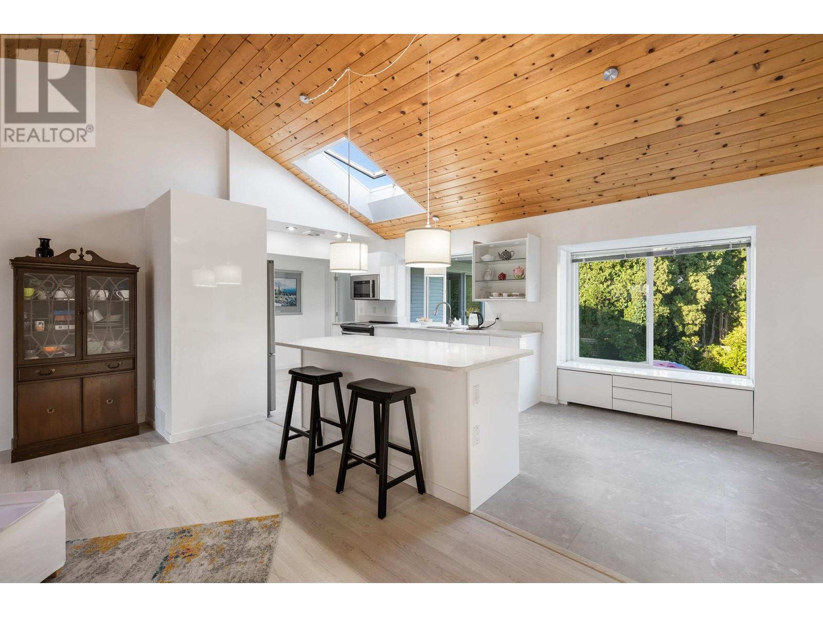 23418 Tamarack Lane, Maple Ridge, British Columbia  V2W 1A8 - Photo 6 - R2817774
