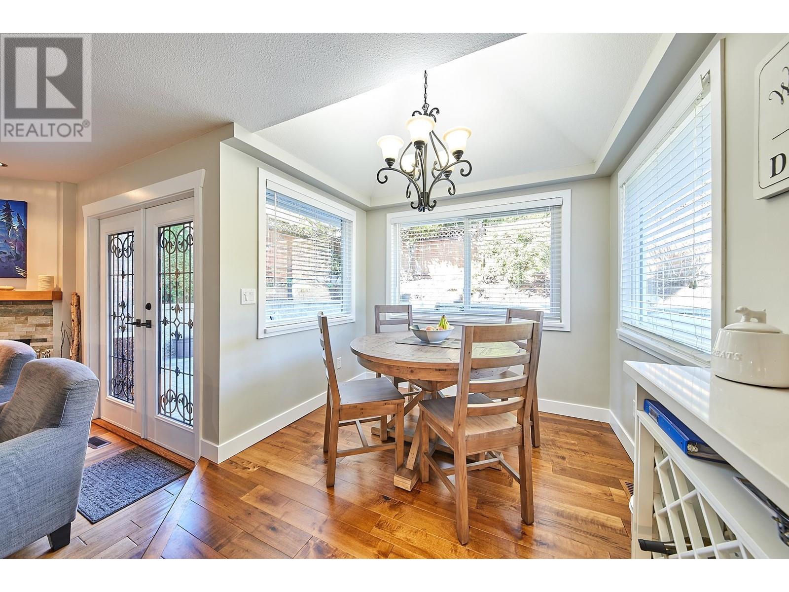 2661 Delahaye Drive, Coquitlam, British Columbia  V3B 7E7 - Photo 9 - R2829394
