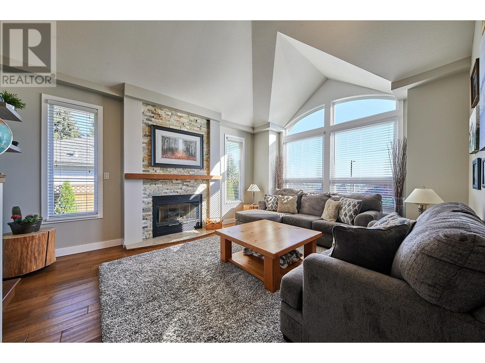 2661 Delahaye Drive, Coquitlam, British Columbia  V3B 7E7 - Photo 3 - R2829394