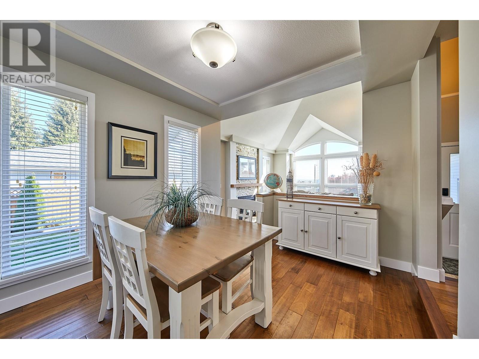 2661 Delahaye Drive, Coquitlam, British Columbia  V3B 7E7 - Photo 6 - R2829394