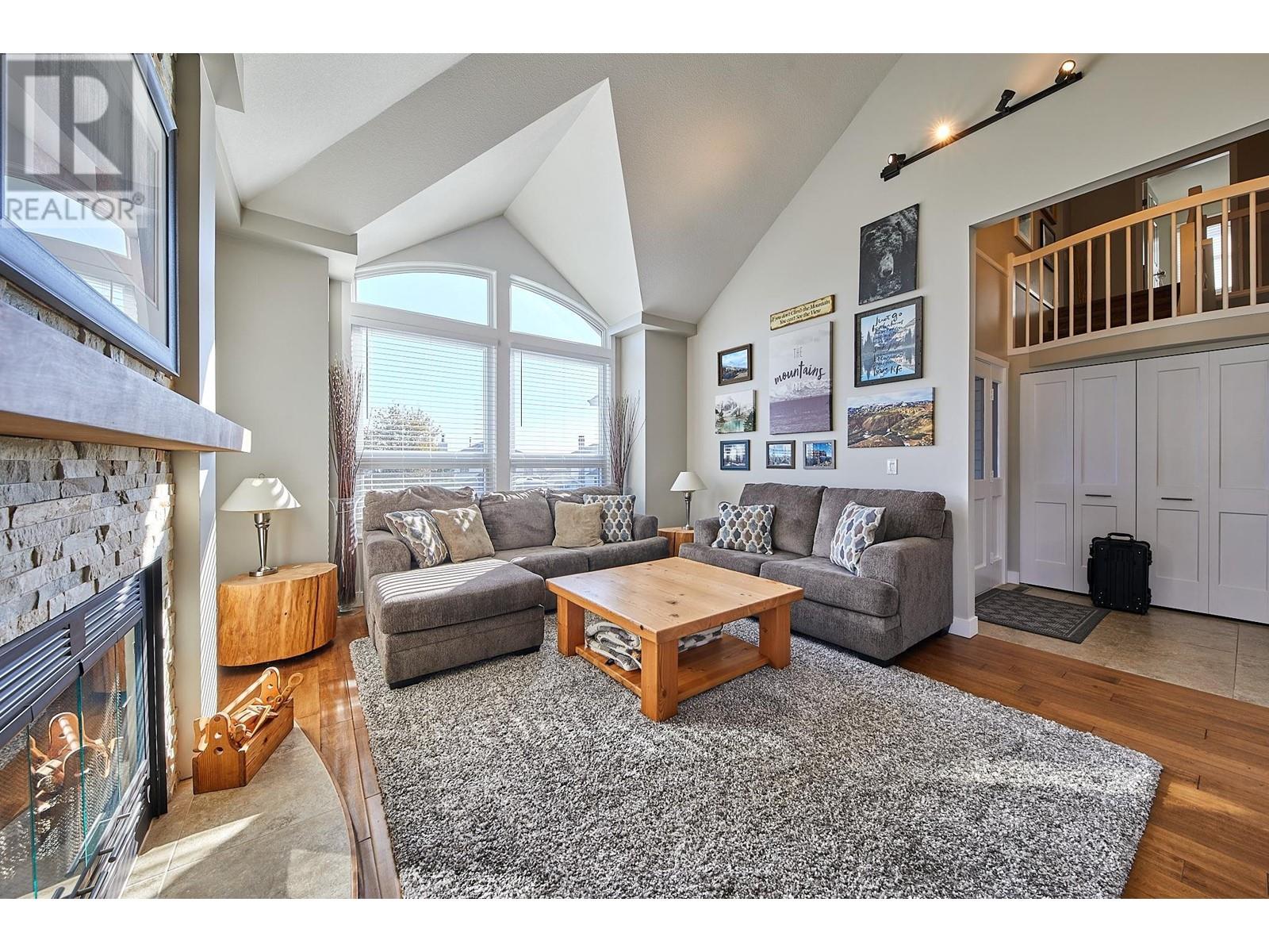 2661 Delahaye Drive, Coquitlam, British Columbia  V3B 7E7 - Photo 4 - R2829394