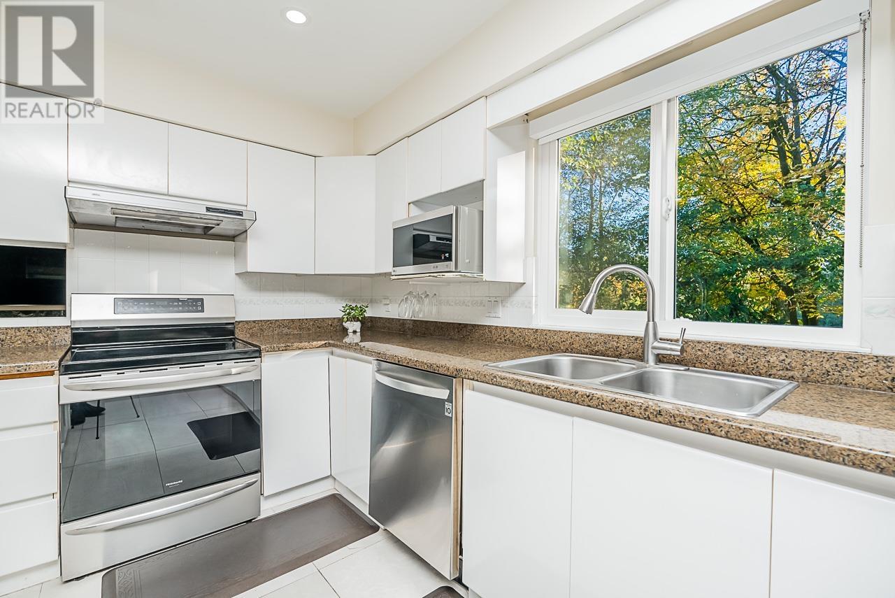 4251 Golf Drive, North Vancouver, British Columbia  V7G 2A2 - Photo 13 - R2829270