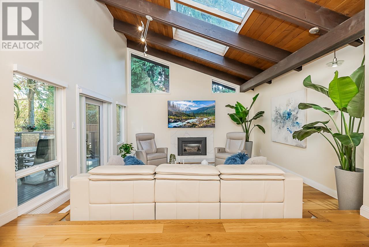 4251 Golf Drive, North Vancouver, British Columbia  V7G 2A2 - Photo 4 - R2829270