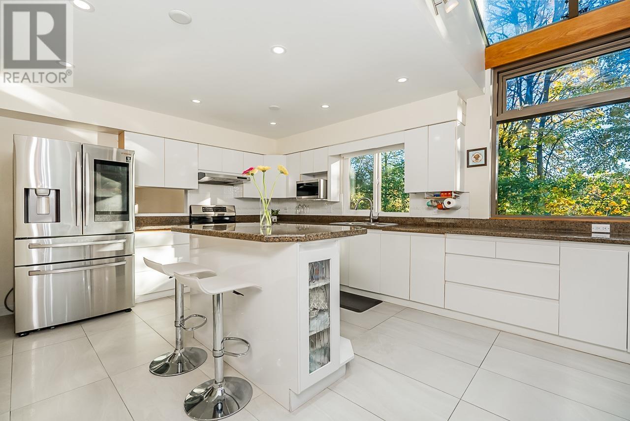 4251 Golf Drive, North Vancouver, British Columbia  V7G 2A2 - Photo 11 - R2829270