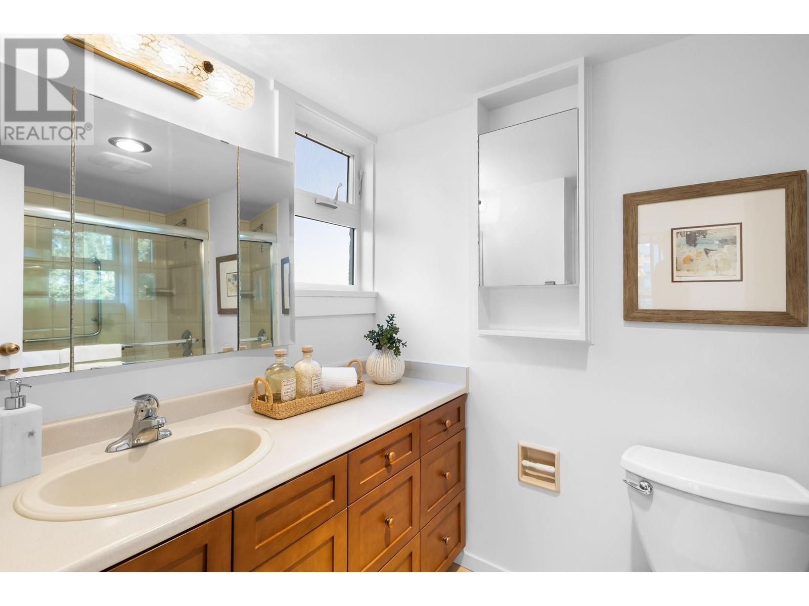 501 475 13th Street, West Vancouver, British Columbia  V7T 2N7 - Photo 11 - R2828942