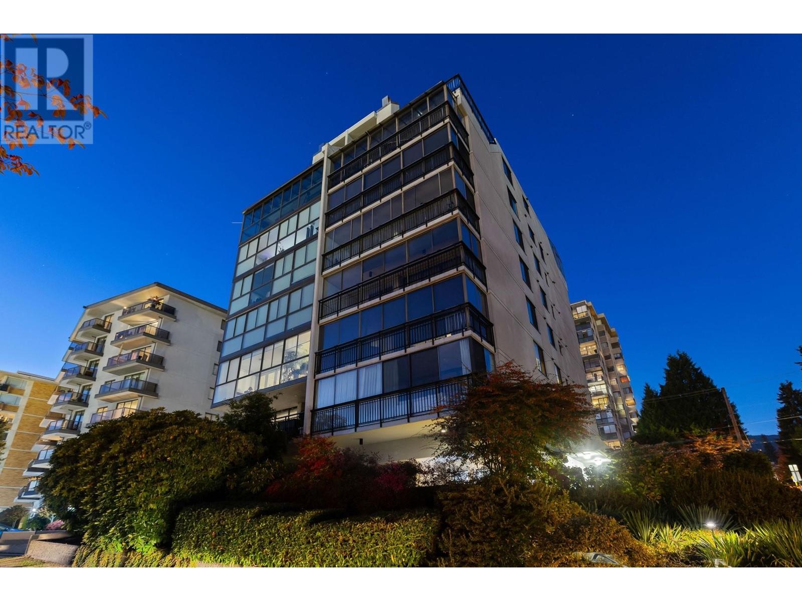 501 475 13TH STREET, west vancouver, British Columbia