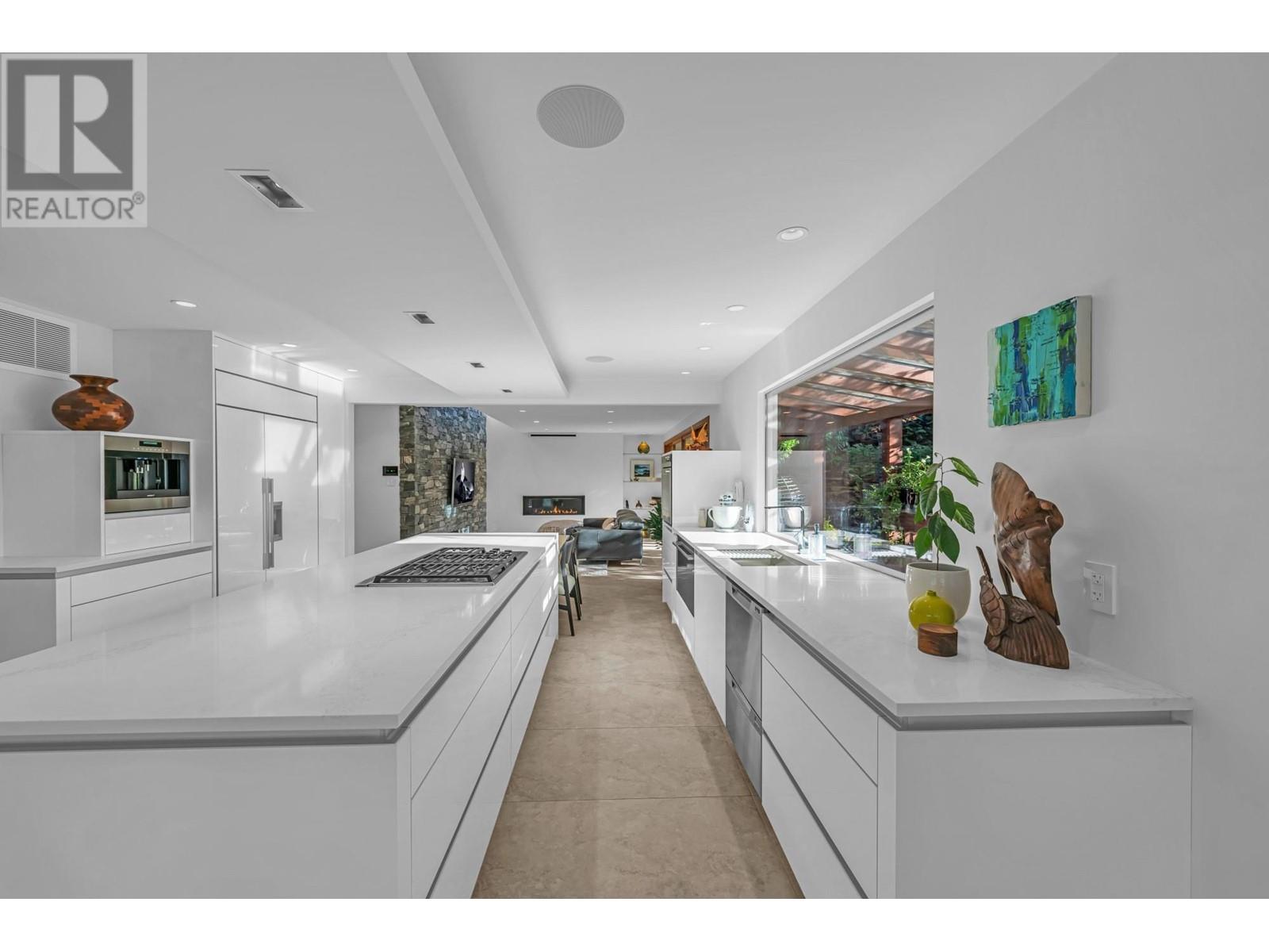 3451 Senkler Road, Belcarra, British Columbia  V3H 4S3 - Photo 10 - R2828808