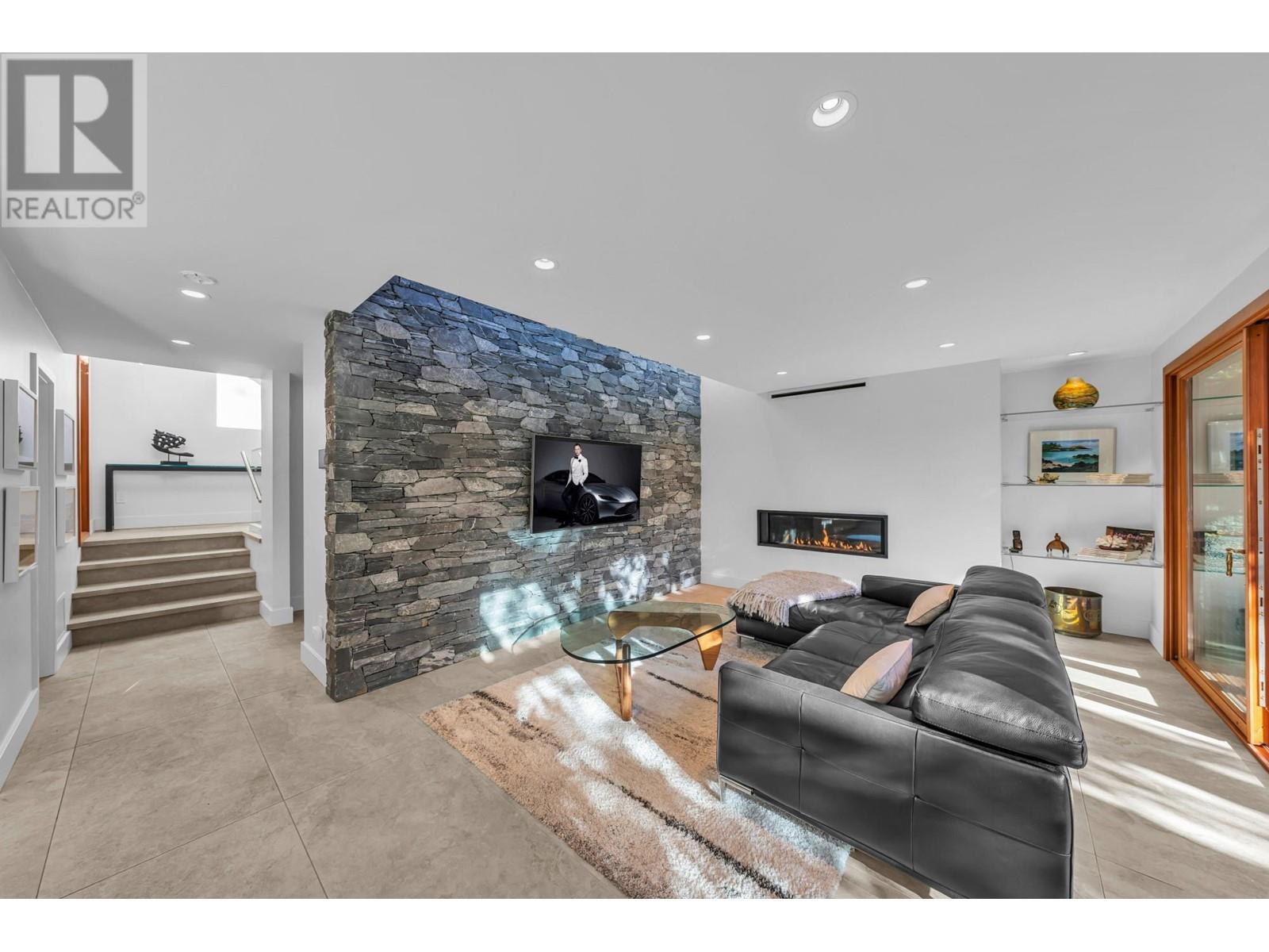 3451 Senkler Road, Belcarra, British Columbia  V3H 4S3 - Photo 11 - R2828808