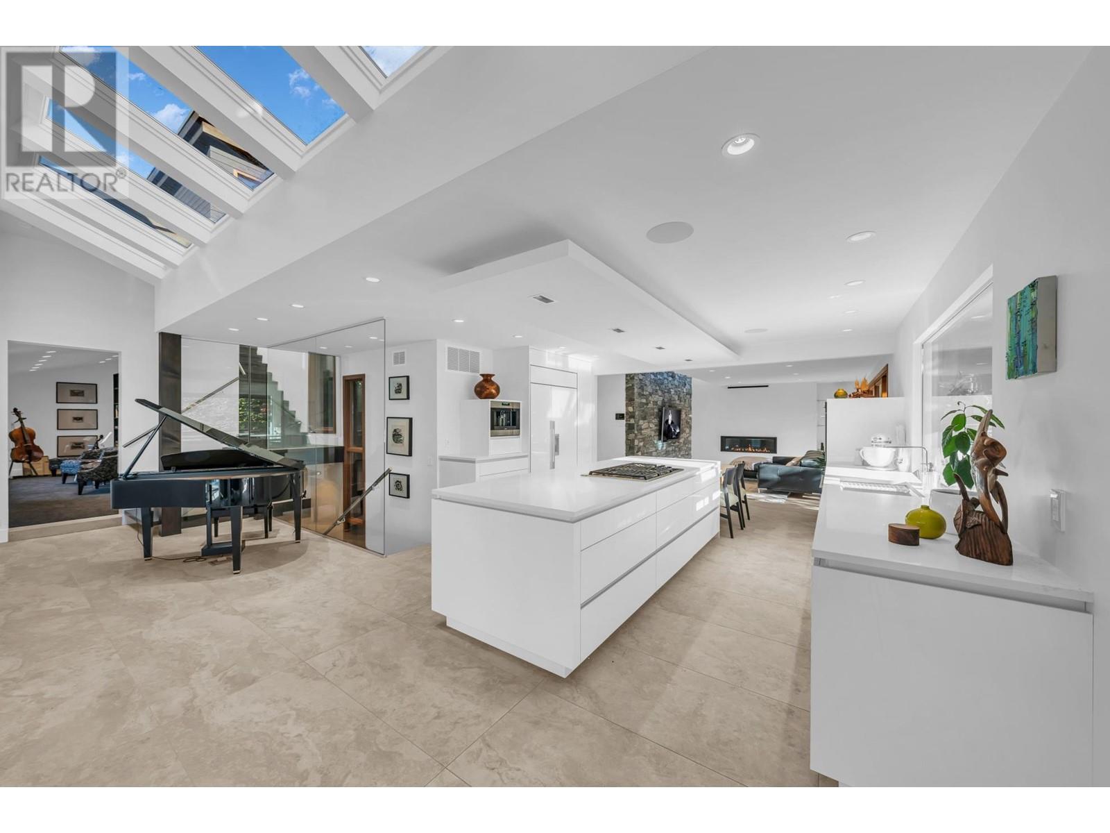 3451 Senkler Road, Belcarra, British Columbia  V3H 4S3 - Photo 9 - R2828808