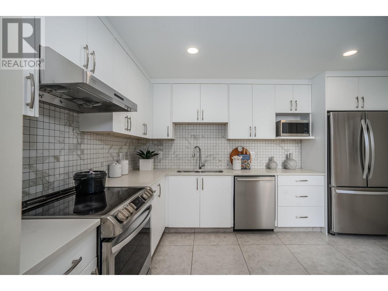 401 2015 Beach Avenue, Vancouver, British Columbia  V5V 1M2 - Photo 9 - R2829148