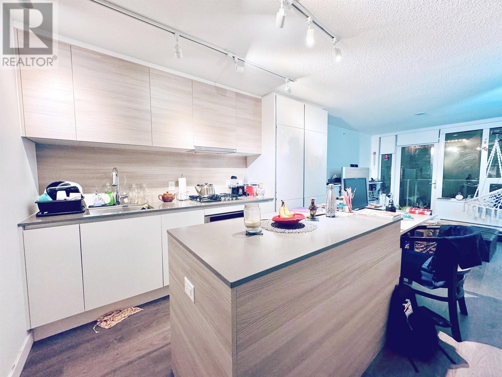 1007 988 Quayside Drive, New Westminster, British Columbia  V3M 0L5 - Photo 3 - R2829499