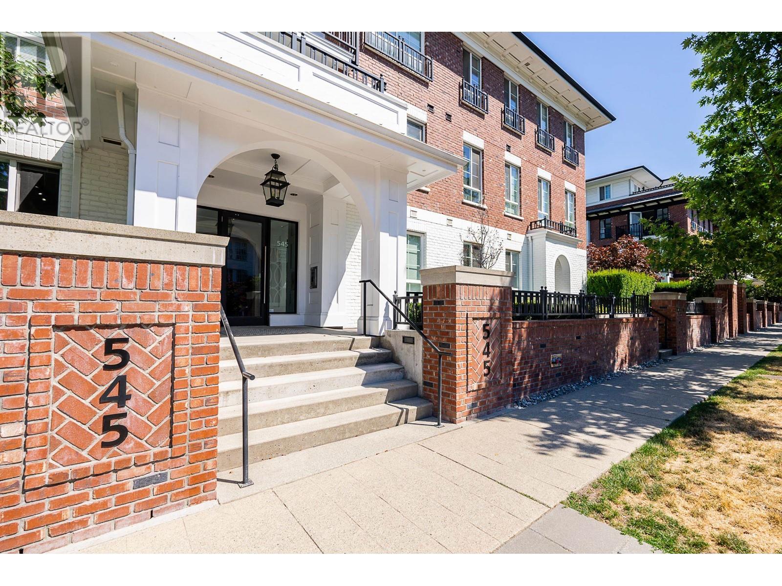 413 545 Foster Avenue, Coquitlam, British Columbia  V3J 0B3 - Photo 2 - R2829509