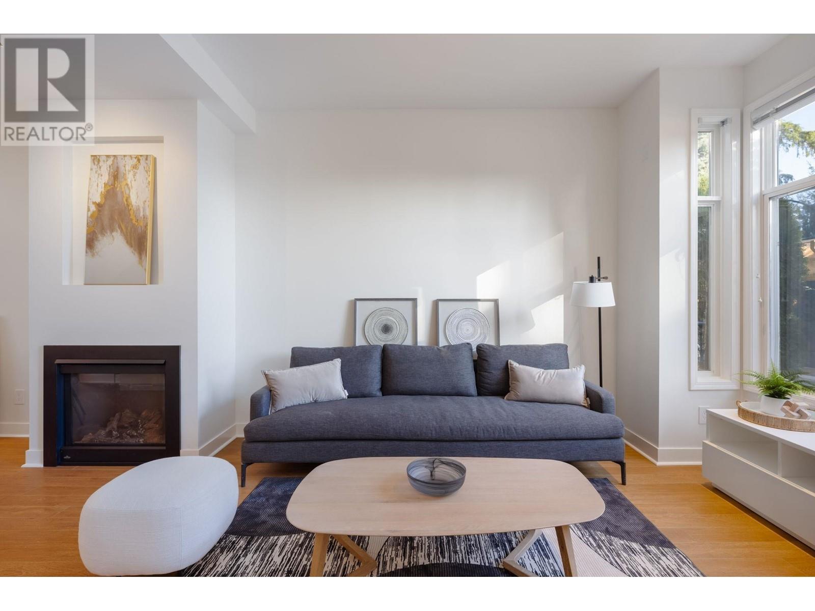 104 E 26th Street, North Vancouver, British Columbia  V7N 1A5 - Photo 4 - R2829575