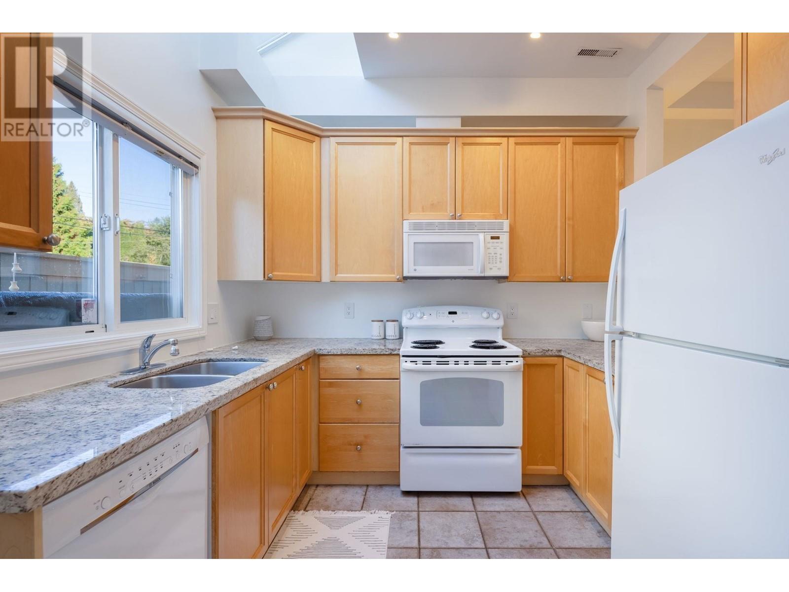 104 E 26th Street, North Vancouver, British Columbia  V7N 1A5 - Photo 8 - R2829575