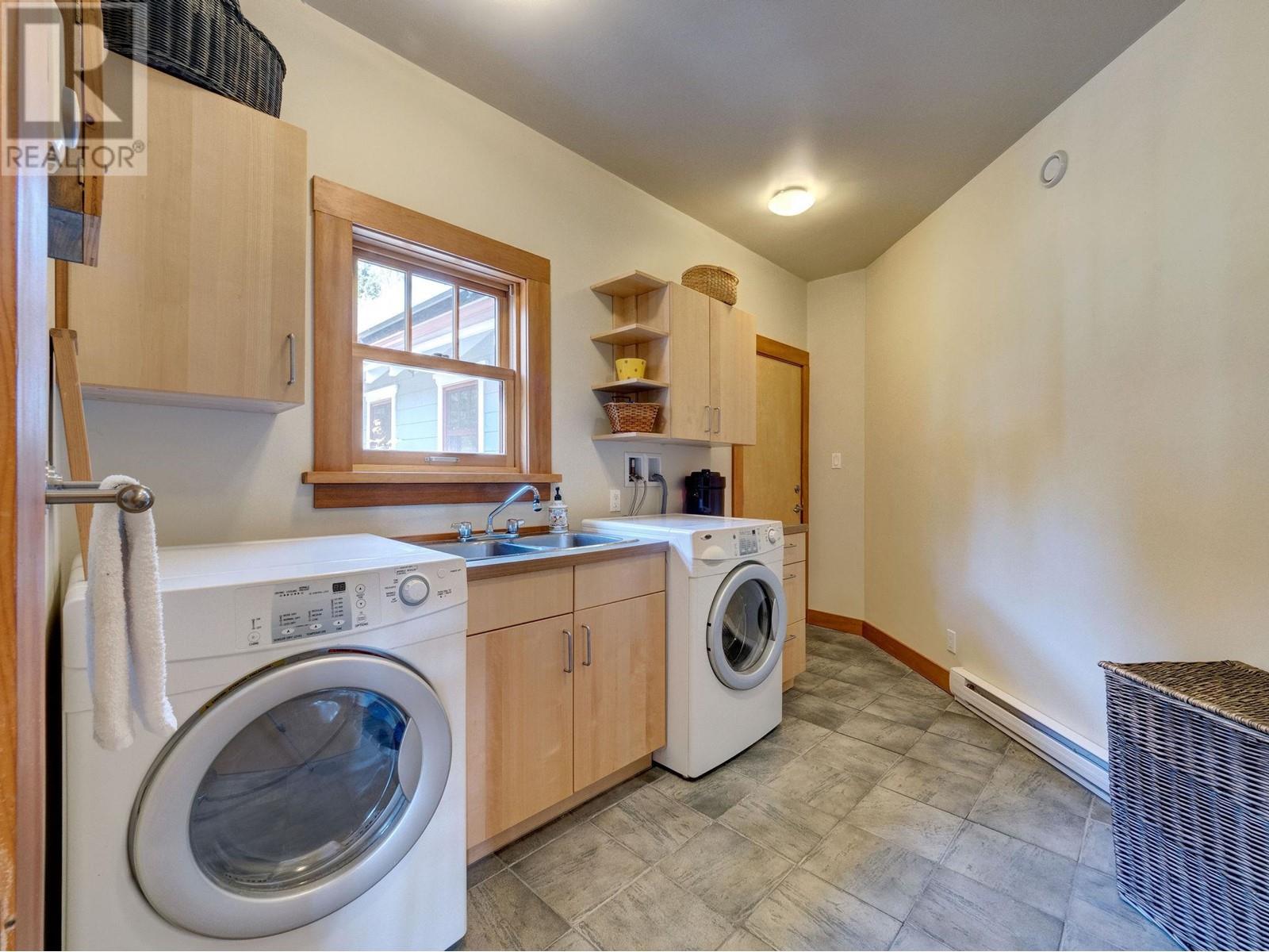 6373 N Gale Avenue, Sechelt, British Columbia  V7Z 0P7 - Photo 19 - R2829514