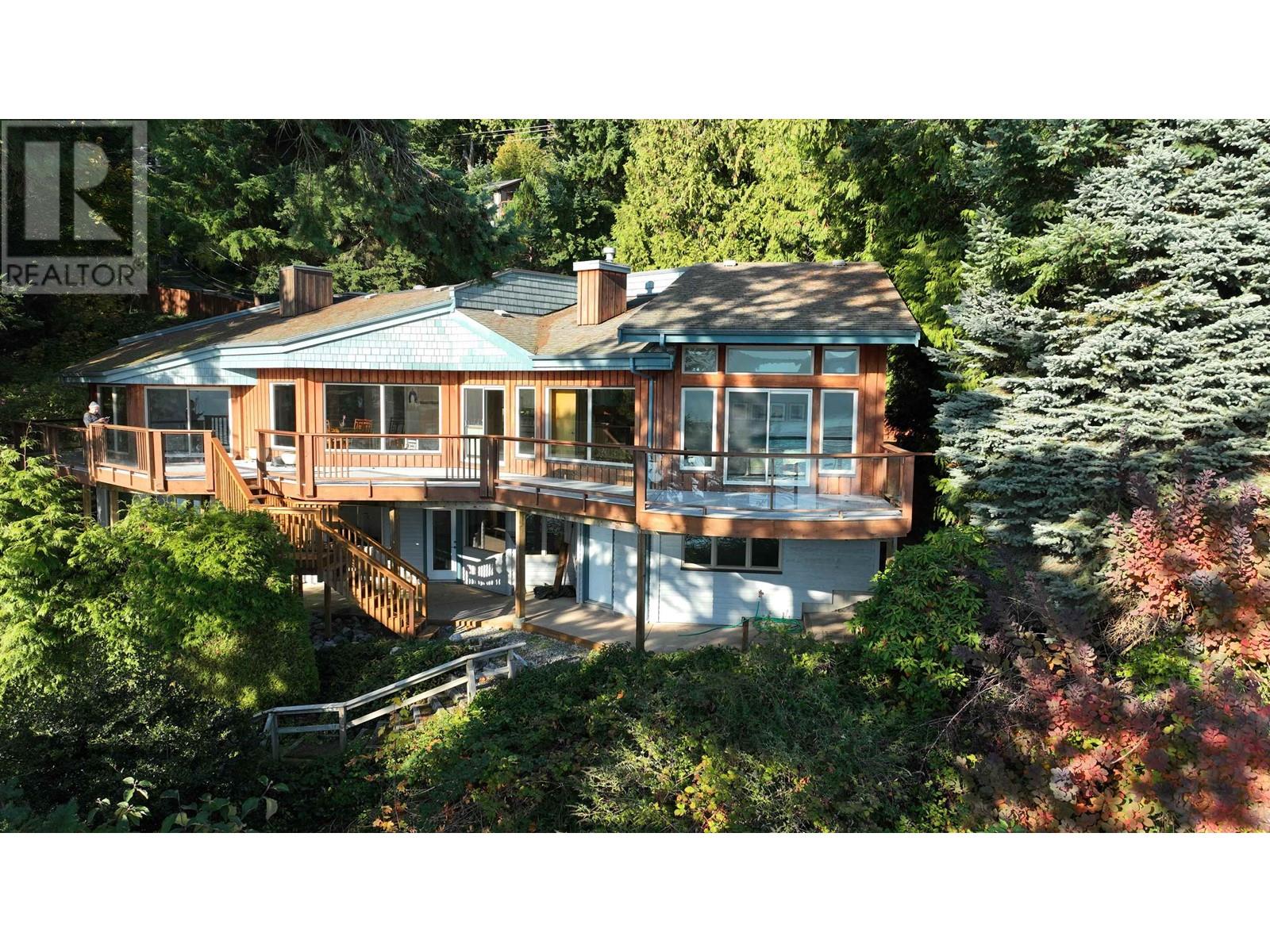 870 MARINE DRIVE, gibsons, British Columbia