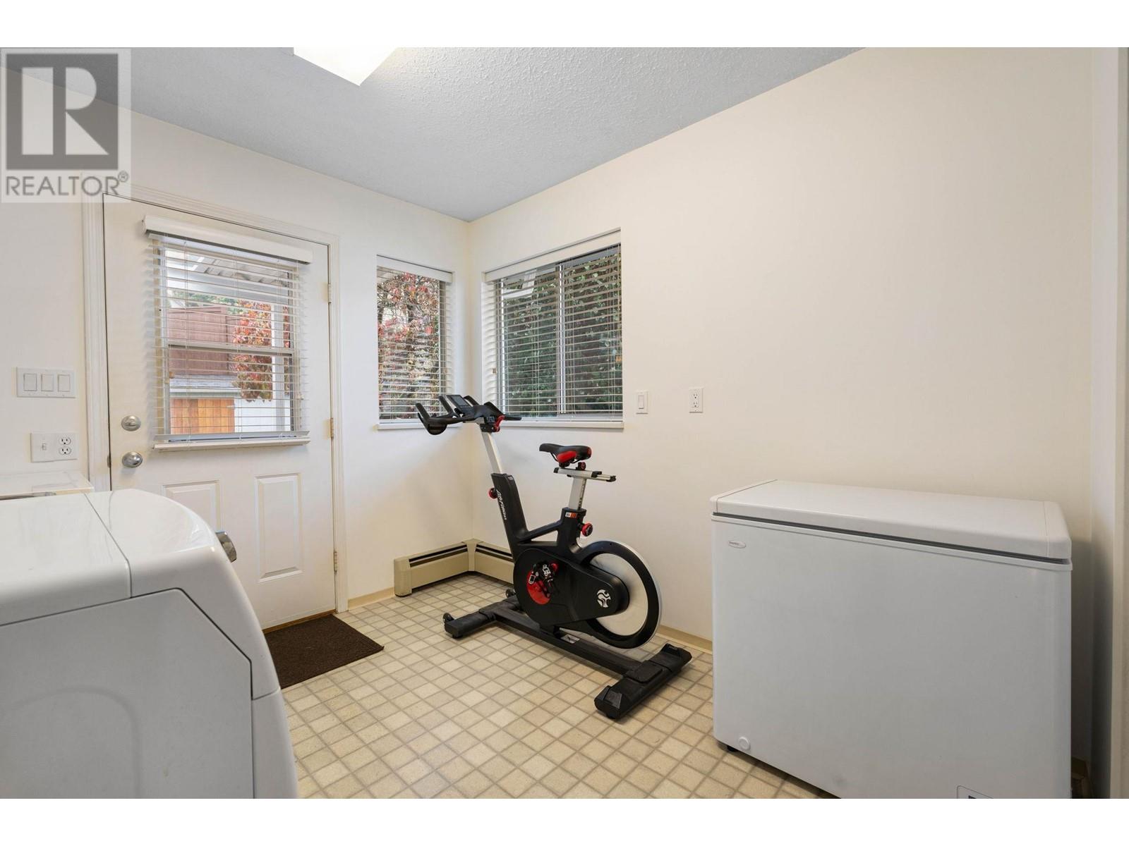 456 Cariboo Crescent, Coquitlam, British Columbia  V3C 4X7 - Photo 22 - R2827206