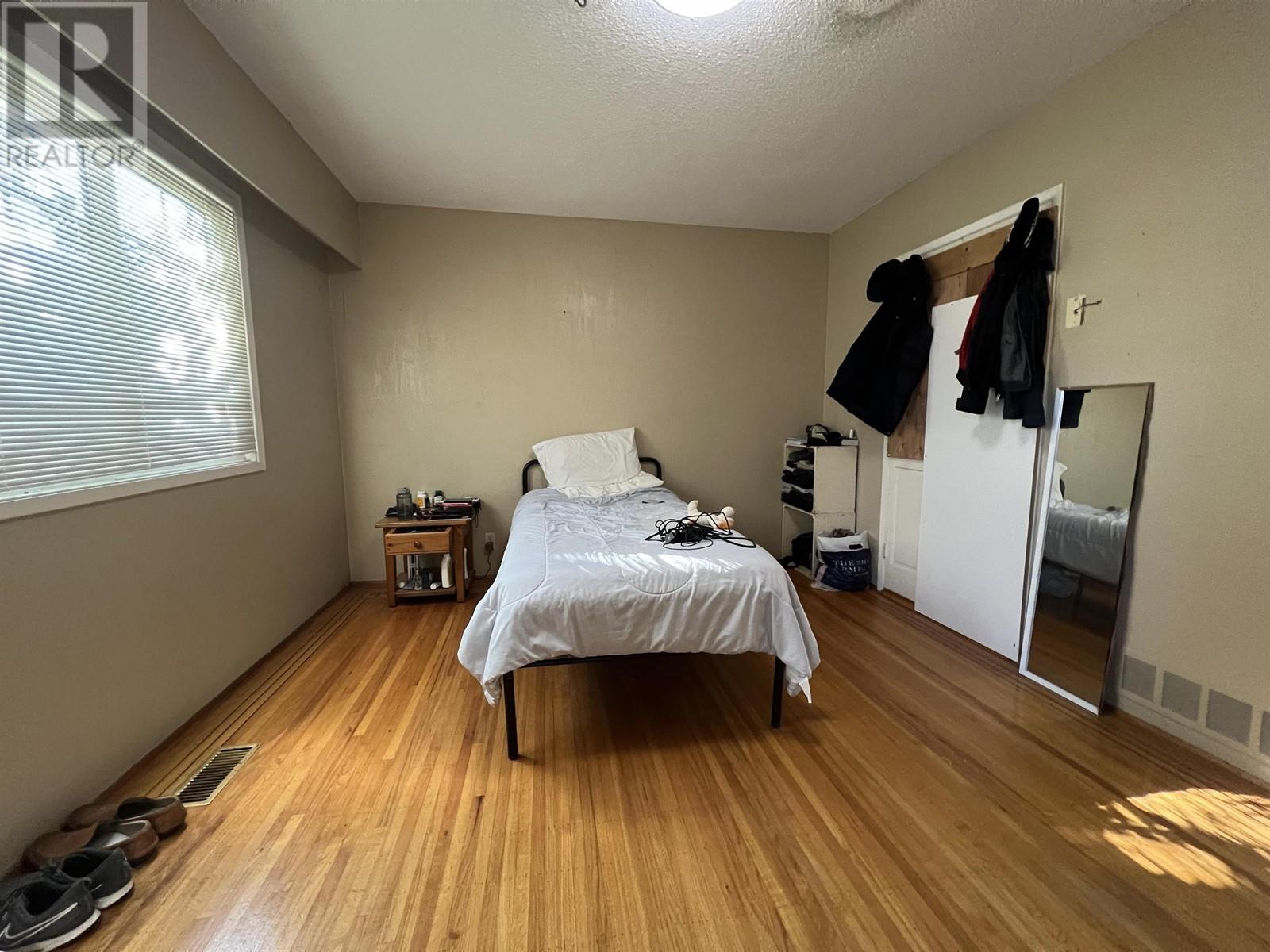 5565 Grant Street, Burnaby, British Columbia  V5B 2K2 - Photo 8 - R2827122