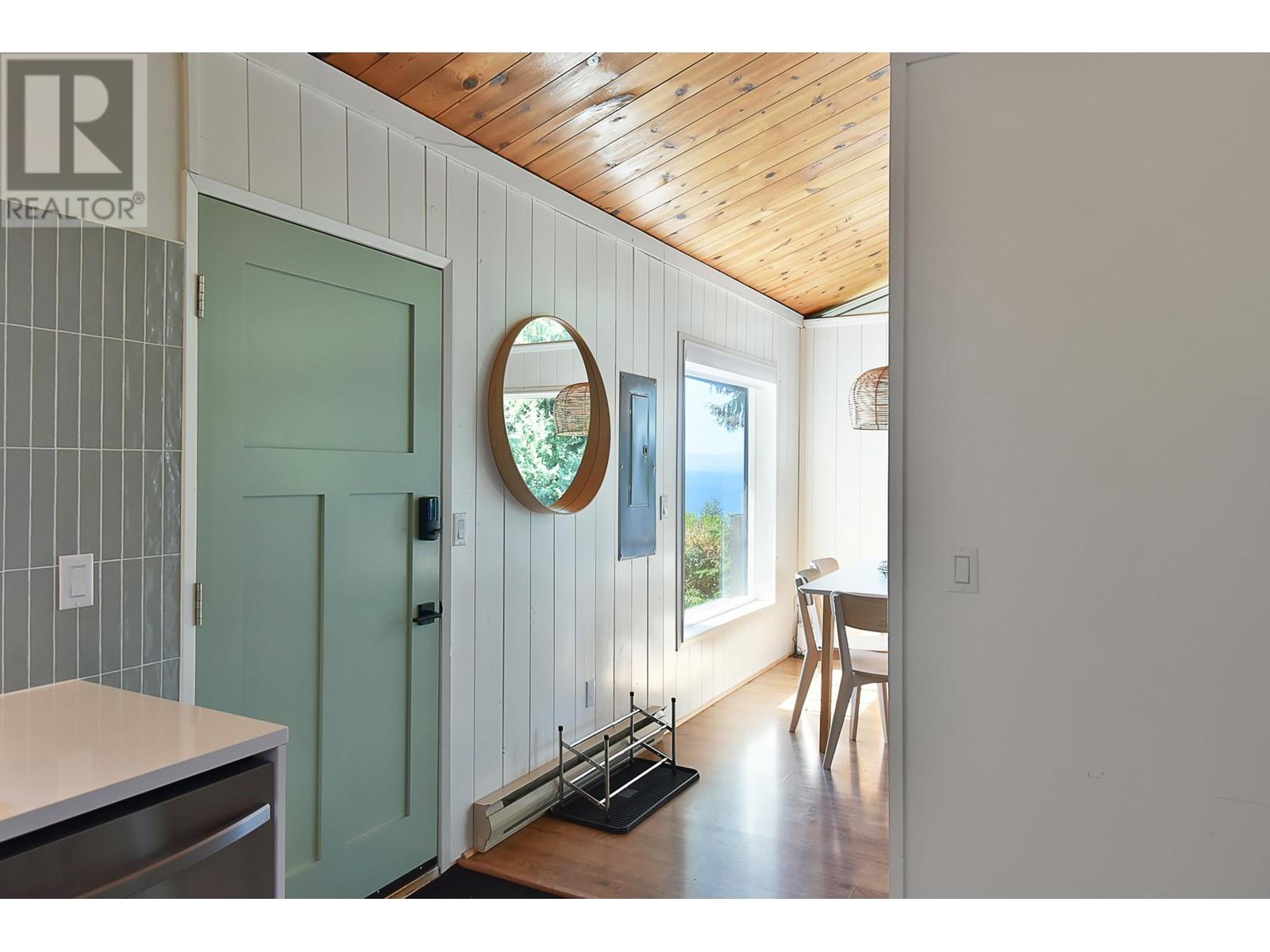 1440 Velvet Road, Gibsons, British Columbia  V0N 1V5 - Photo 9 - R2811048