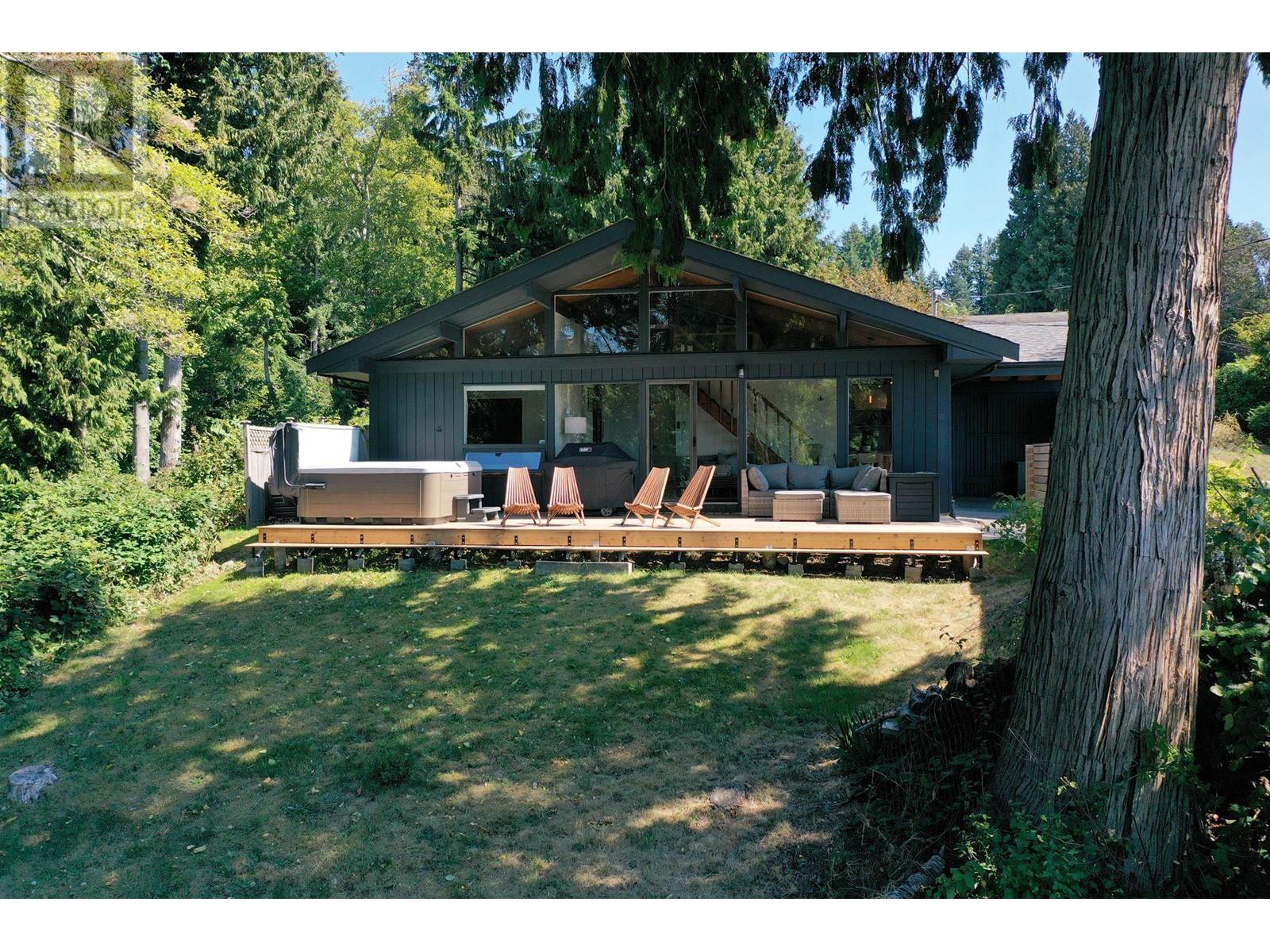 1440 Velvet Road, Gibsons, British Columbia  V0N 1V5 - Photo 3 - R2811048