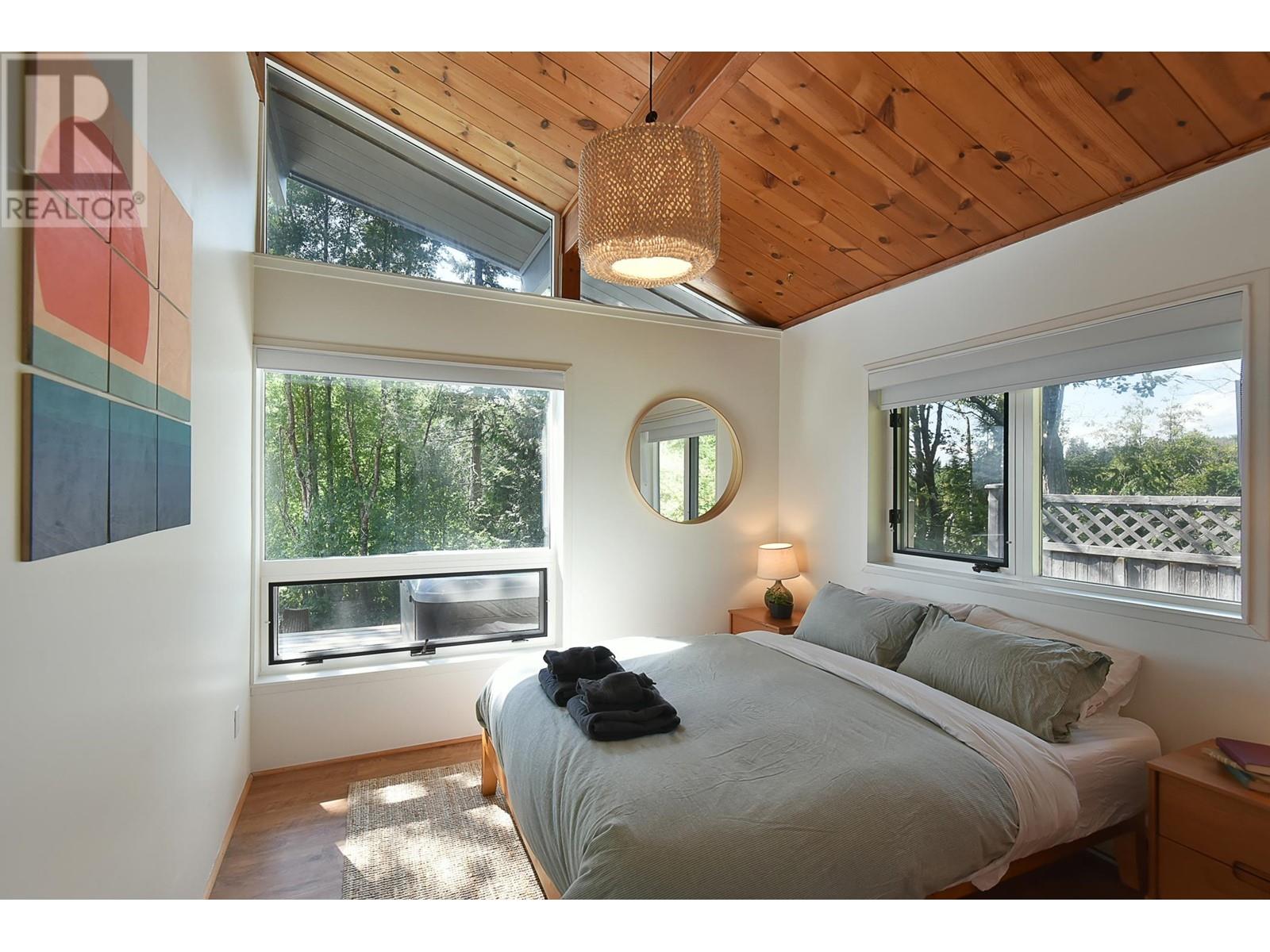 1440 Velvet Road, Gibsons, British Columbia  V0N 1V5 - Photo 16 - R2811048