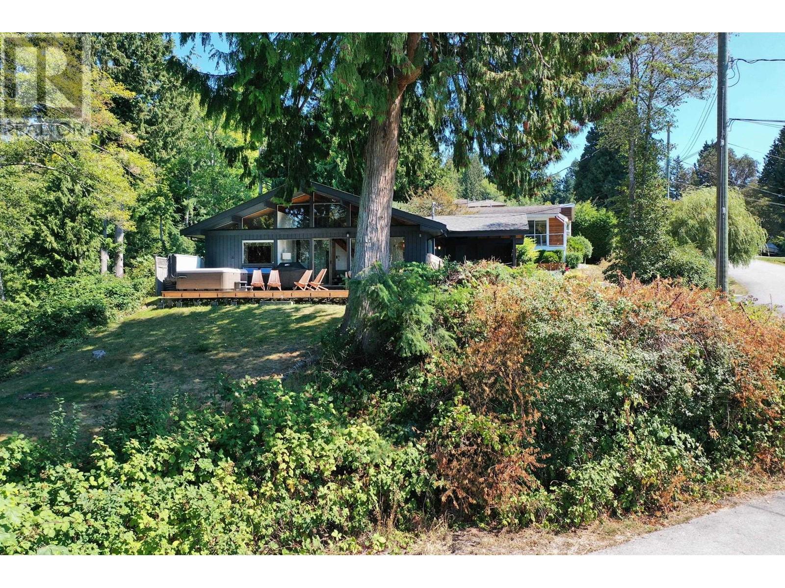 1440 Velvet Road, Gibsons, British Columbia  V0N 1V5 - Photo 2 - R2811048