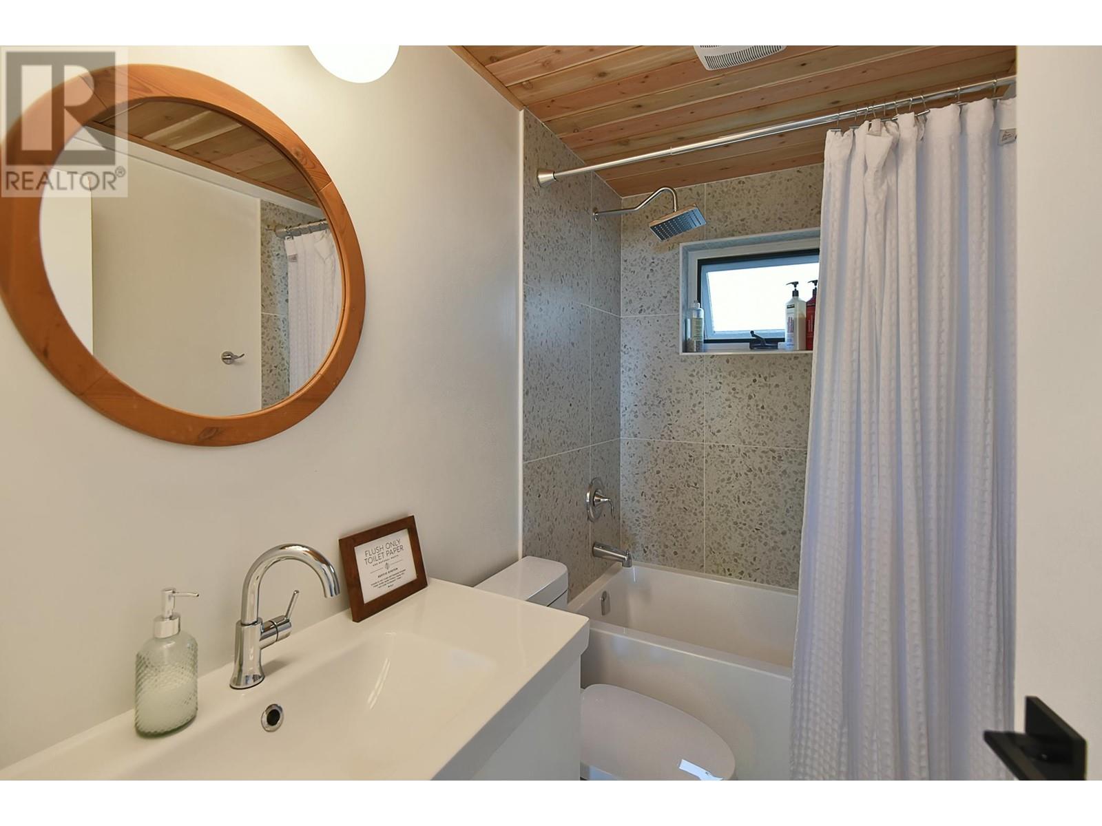 1440 Velvet Road, Gibsons, British Columbia  V0N 1V5 - Photo 18 - R2811048