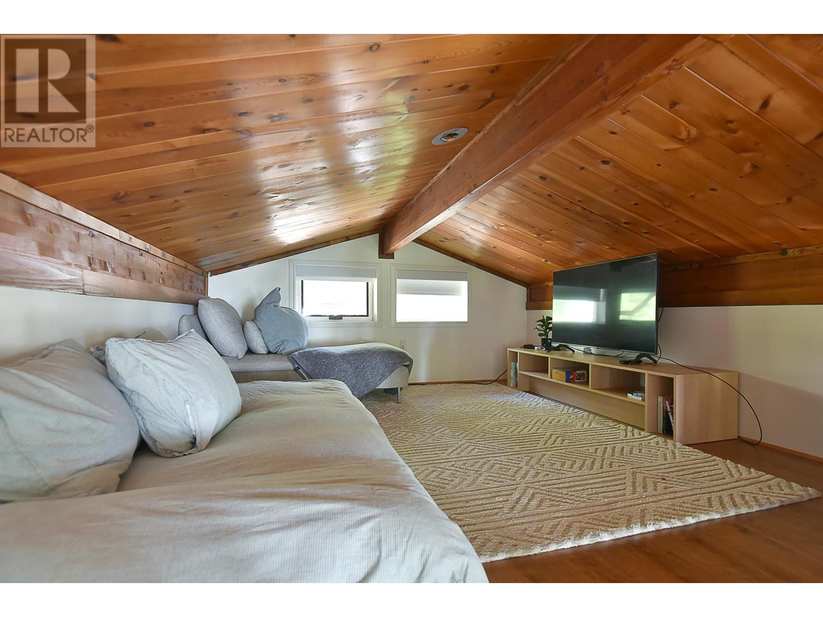 1440 Velvet Road, Gibsons, British Columbia  V0N 1V5 - Photo 13 - R2811048