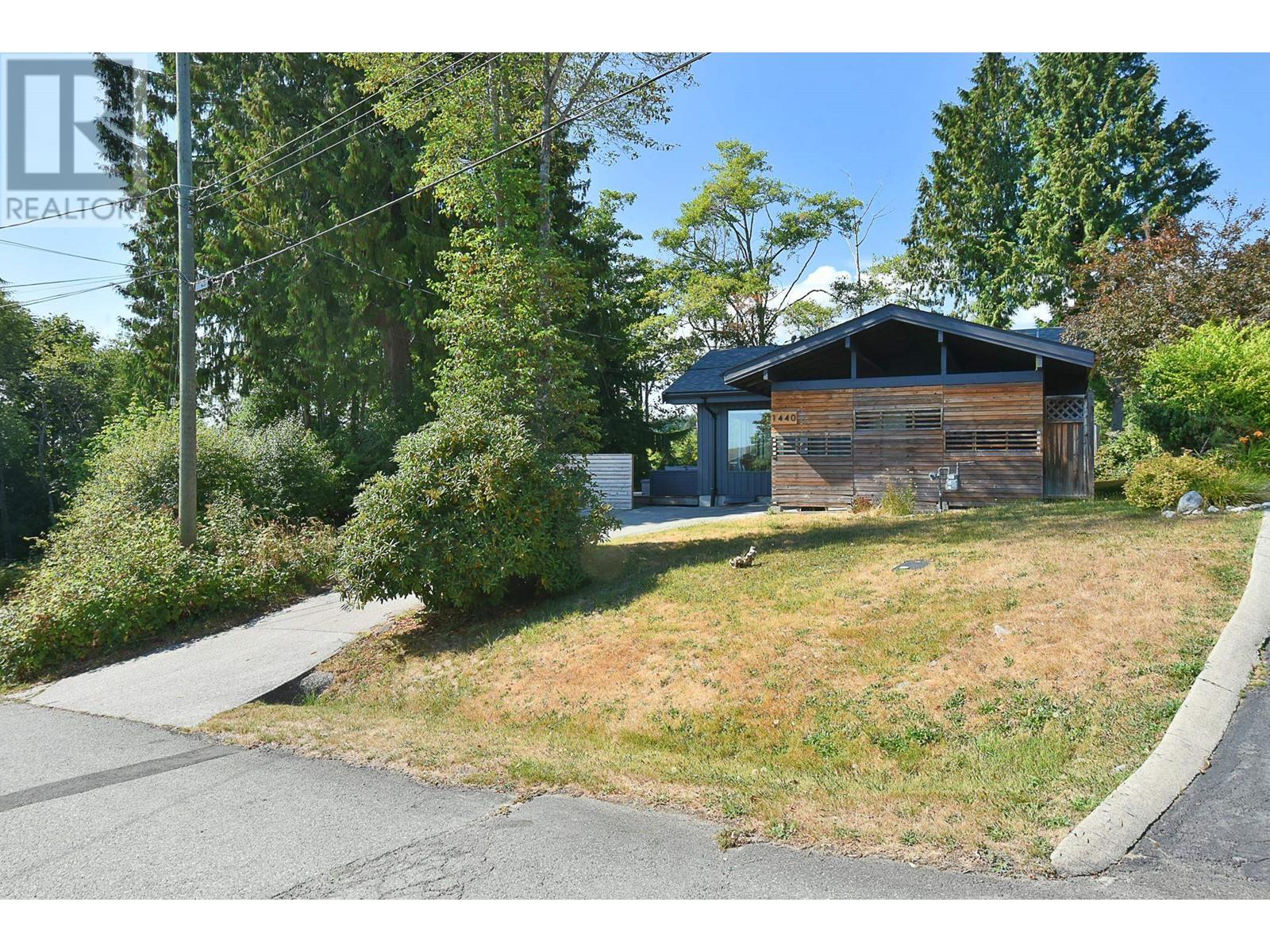 1440 Velvet Road, Gibsons, British Columbia  V0N 1V5 - Photo 25 - R2811048