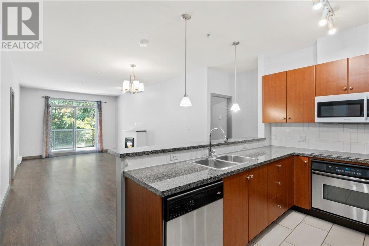 312 100 Capilano Road, Port Moody, British Columbia  V3H 5M9 - Photo 4 - R2829210