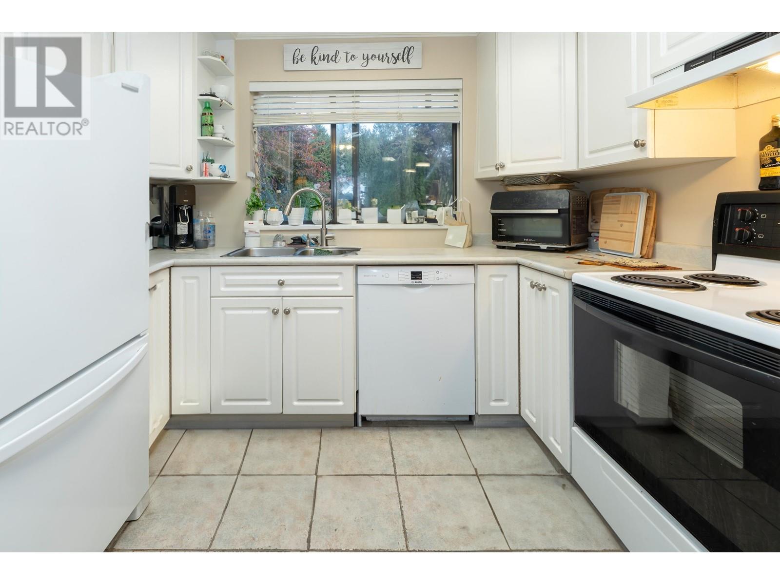 105 511 Gatensbury Street, Coquitlam, British Columbia  V3J 5E7 - Photo 4 - R2827063