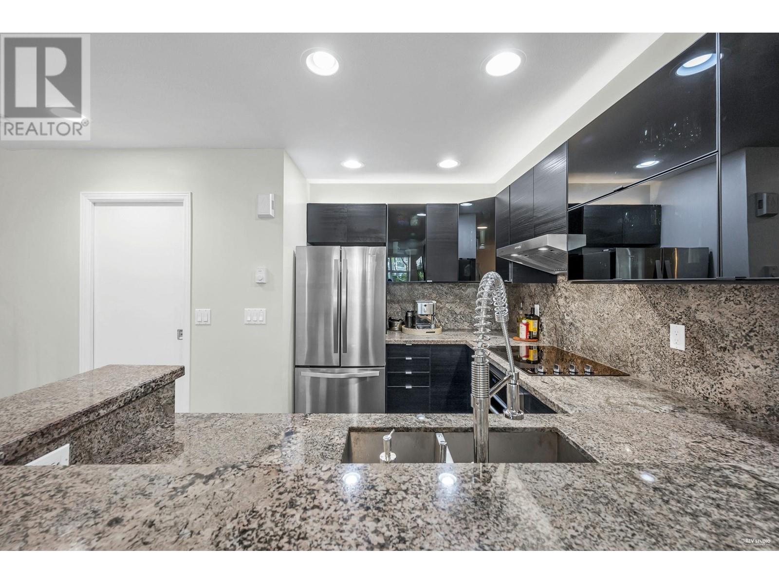 7412 Magnolia Terrace, Burnaby, British Columbia  V5E 4L1 - Photo 11 - R2829582