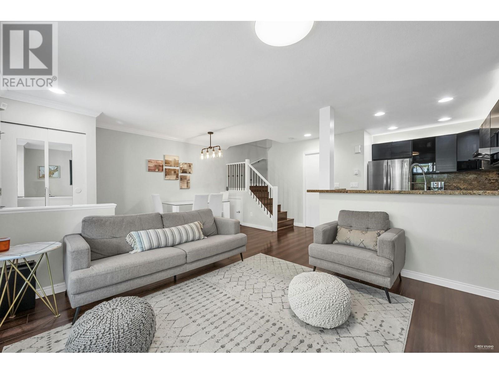 7412 Magnolia Terrace, Burnaby, British Columbia  V5E 4L1 - Photo 5 - R2829582