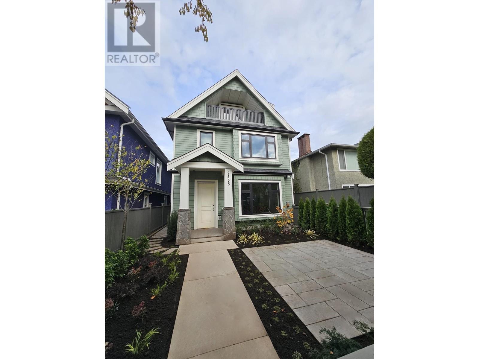 2555 E 7TH AVENUE, vancouver, British Columbia