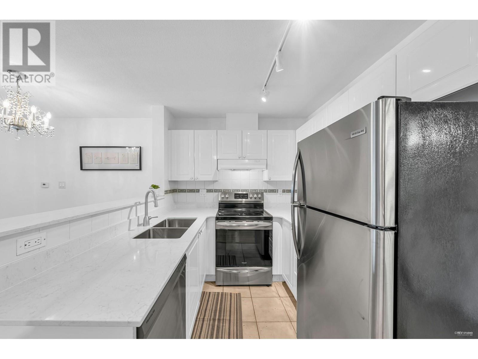 307 868 Kingsway, Vancouver, British Columbia  V5V 3C3 - Photo 6 - R2829644