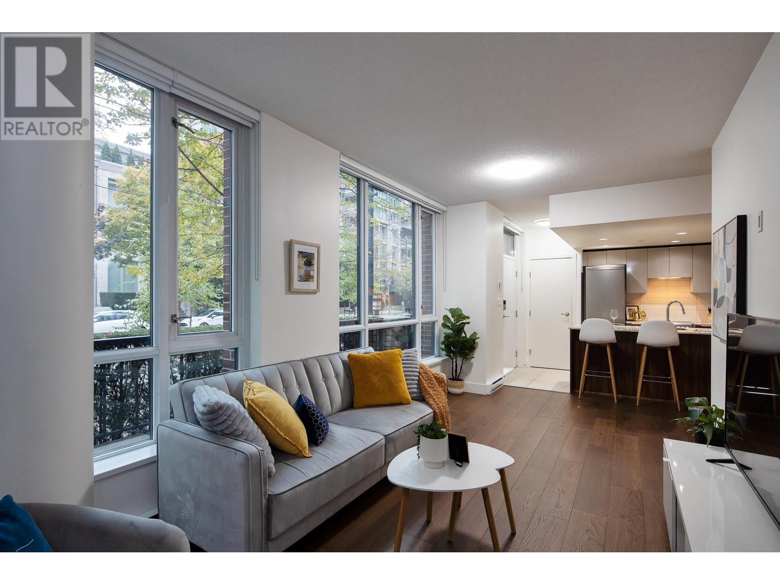 1090 RICHARDS STREET, vancouver, British Columbia