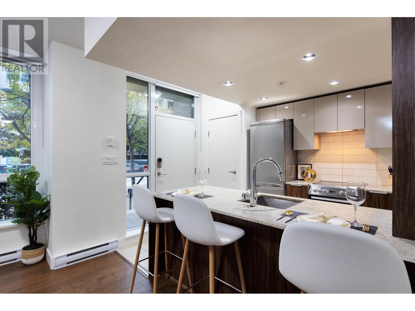 1090 Richards Street, Vancouver, British Columbia  V6B 3E1 - Photo 2 - R2829650