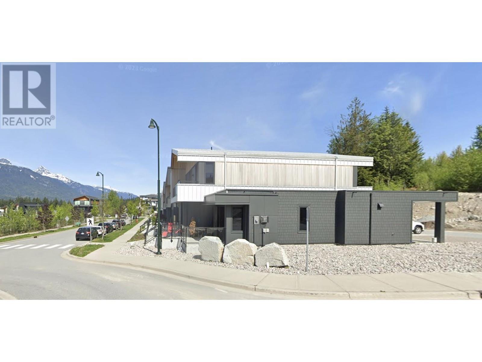 40818 The Crescent, Squamish, British Columbia  V8B 1B1 - Photo 3 - R2829592